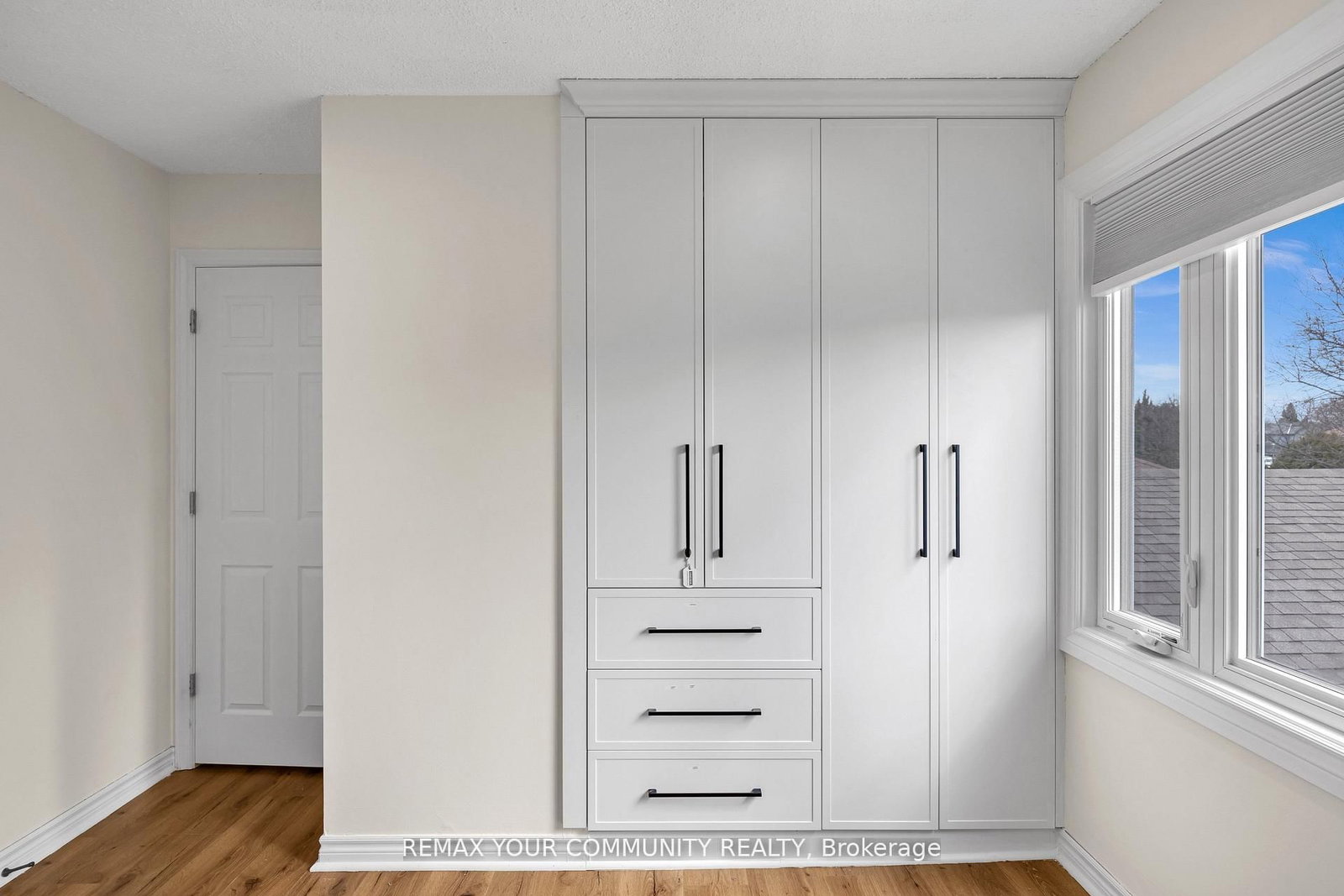 Detached House for sale at 22 MADELAINE Crescent, Brampton, Ontario, L6S 2Y9 - Central Park - MLS: W13000486