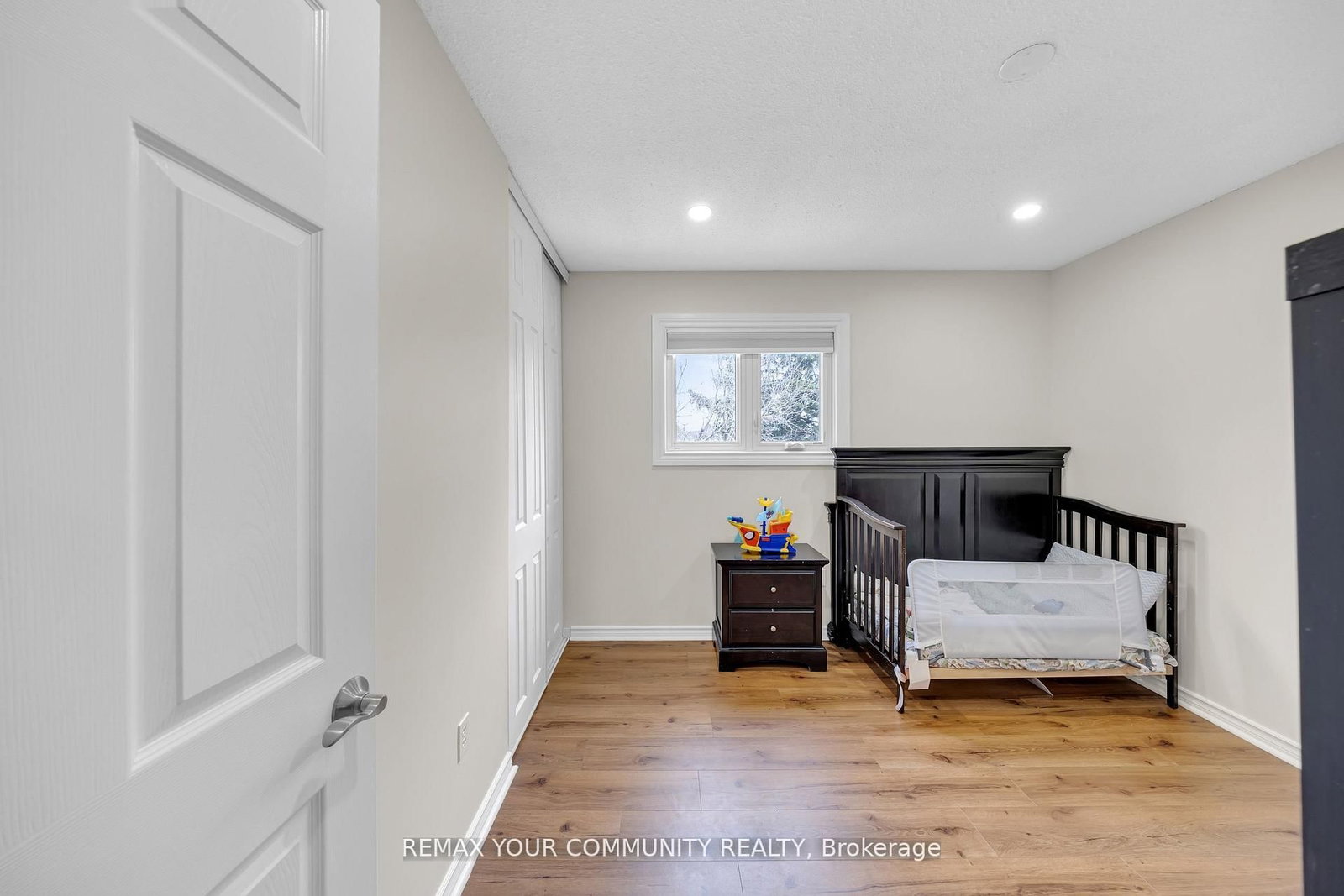 Detached House for sale at 22 MADELAINE Crescent, Brampton, Ontario, L6S 2Y9 - Central Park - MLS: W13000486