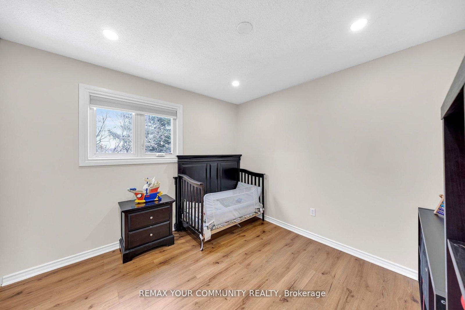 Detached House for sale at 22 MADELAINE Crescent, Brampton, Ontario, L6S 2Y9 - Central Park - MLS: W13000486