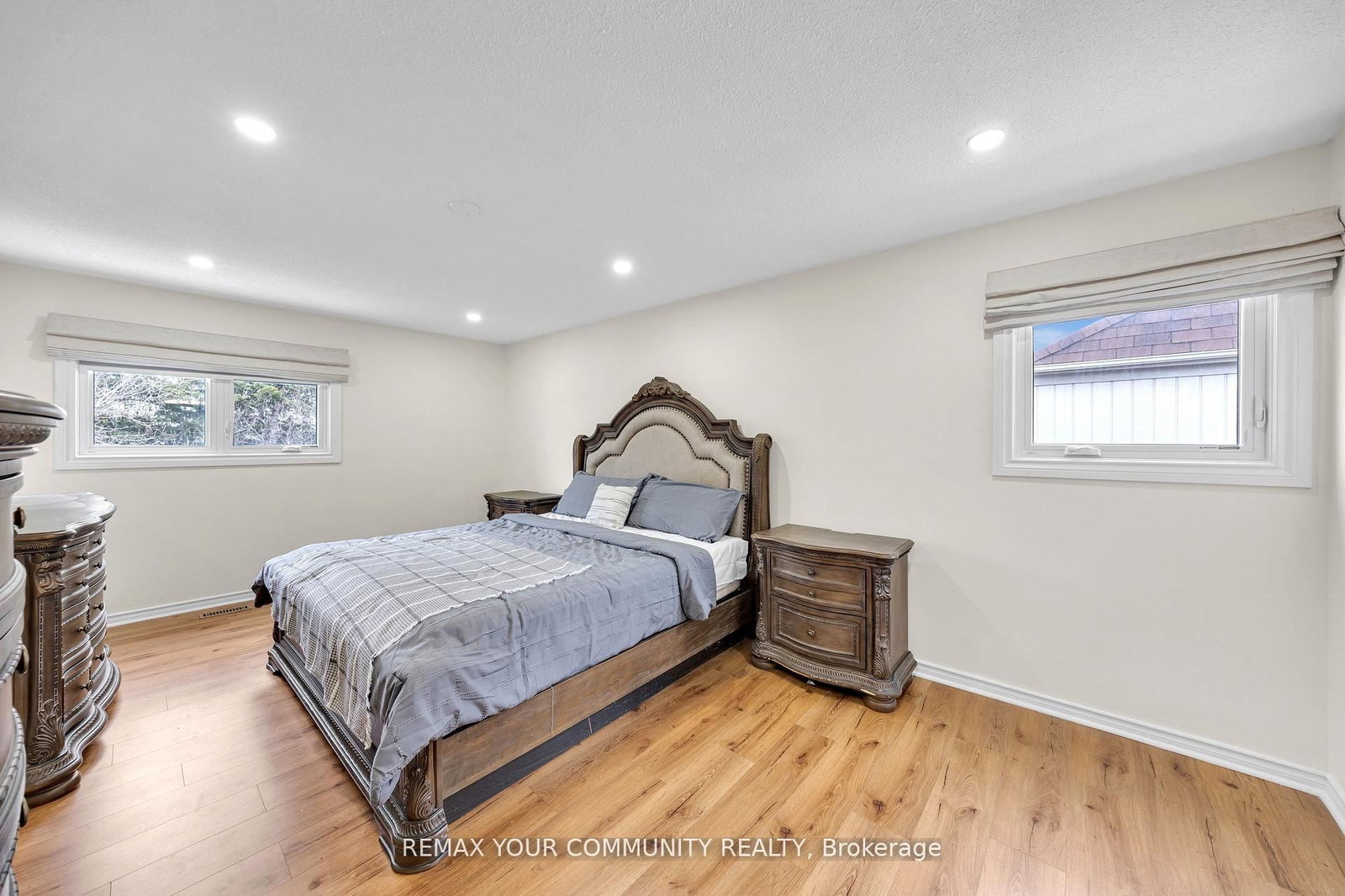 Detached House for sale at 22 MADELAINE Crescent, Brampton, Ontario, L6S 2Y9 - Central Park - MLS: W13000486