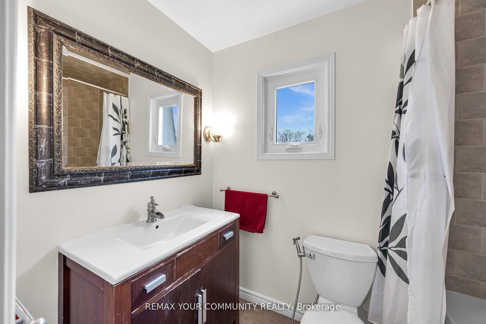 Detached House for sale at 22 MADELAINE Crescent, Brampton, Ontario, L6S 2Y9 - Central Park - MLS: W13000486