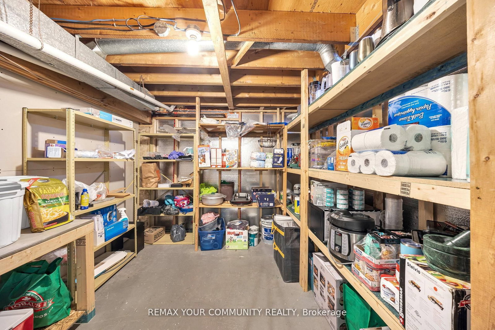 Detached House for sale at 22 MADELAINE Crescent, Brampton, Ontario, L6S 2Y9 - Central Park - MLS: W13000486