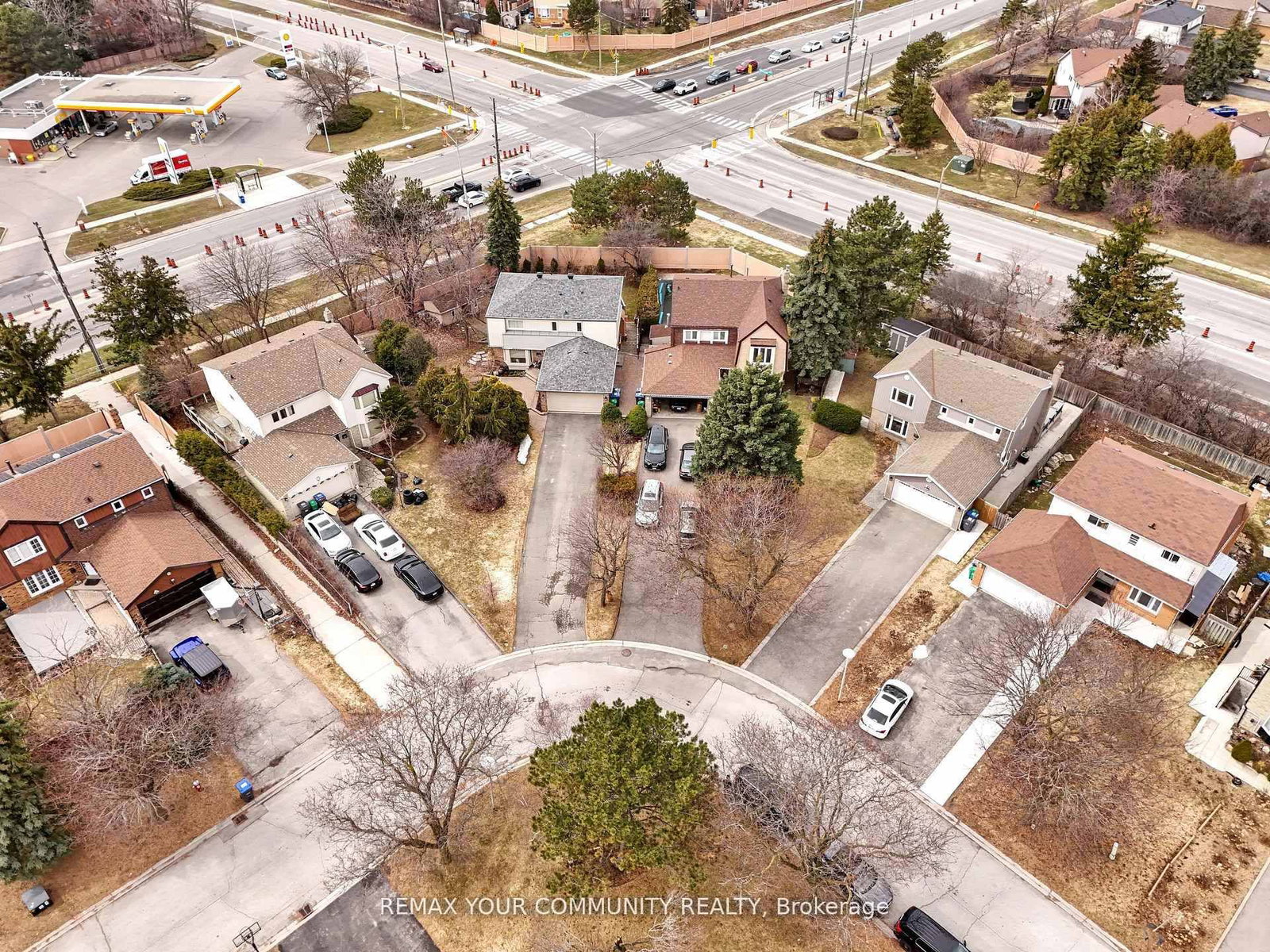 Detached House for sale at 22 MADELAINE Crescent, Brampton, Ontario, L6S 2Y9 - Central Park - MLS: W13000486