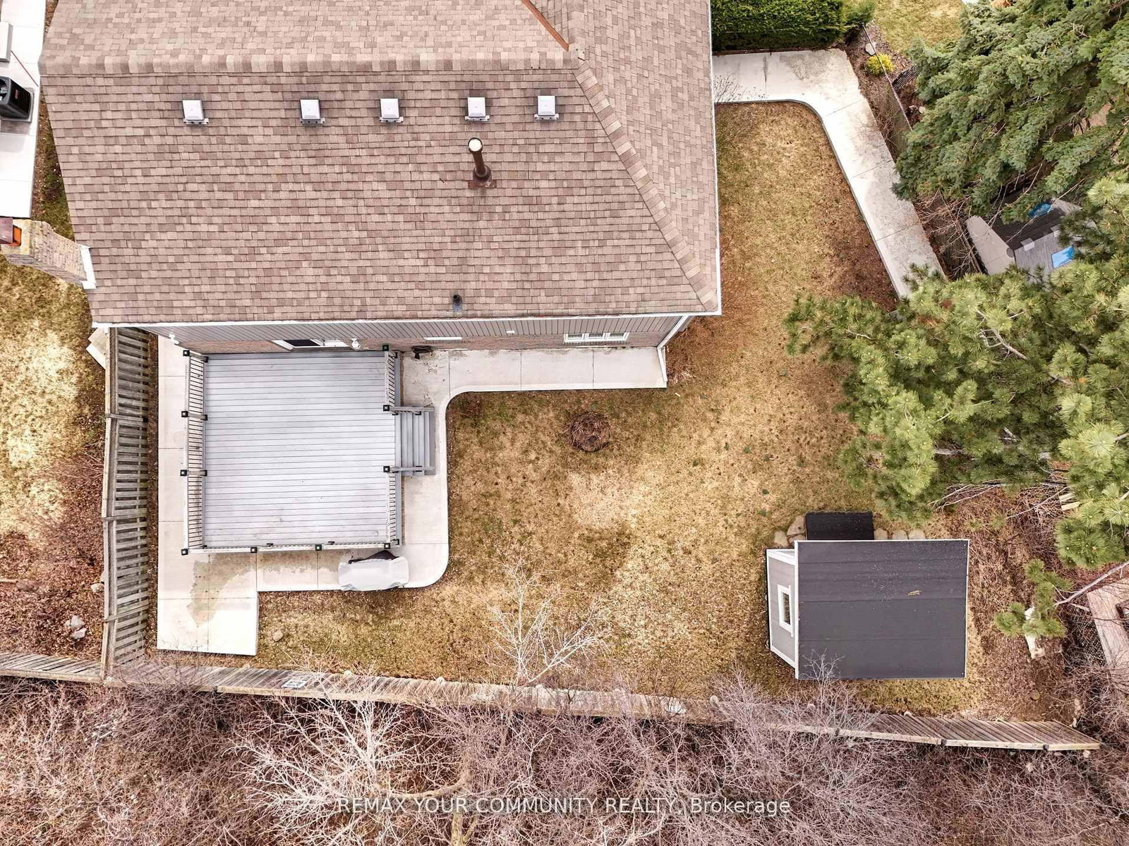 Detached House for sale at 22 MADELAINE Crescent, Brampton, Ontario, L6S 2Y9 - Central Park - MLS: W13000486