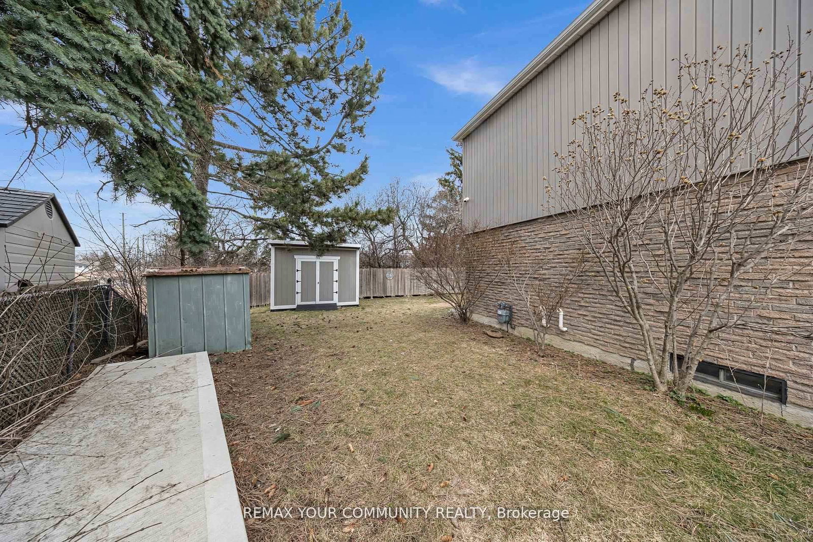 Detached House for sale at 22 MADELAINE Crescent, Brampton, Ontario, L6S 2Y9 - Central Park - MLS: W13000486