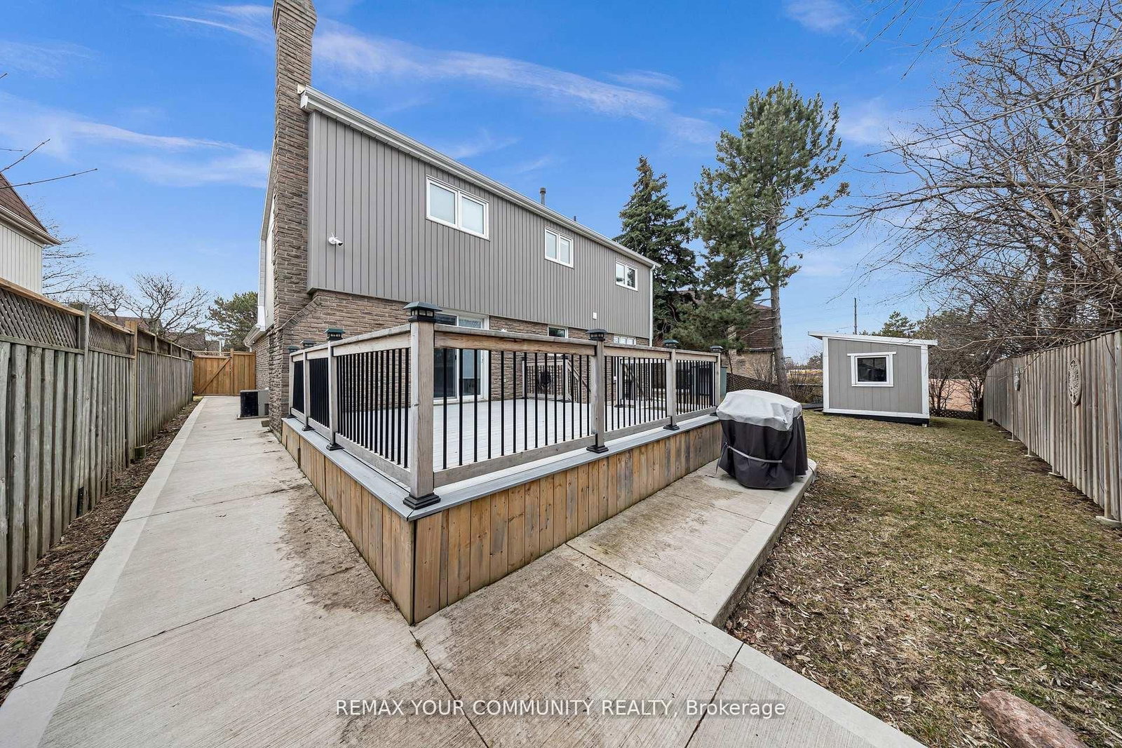 Detached House for sale at 22 MADELAINE Crescent, Brampton, Ontario, L6S 2Y9 - Central Park - MLS: W13000486