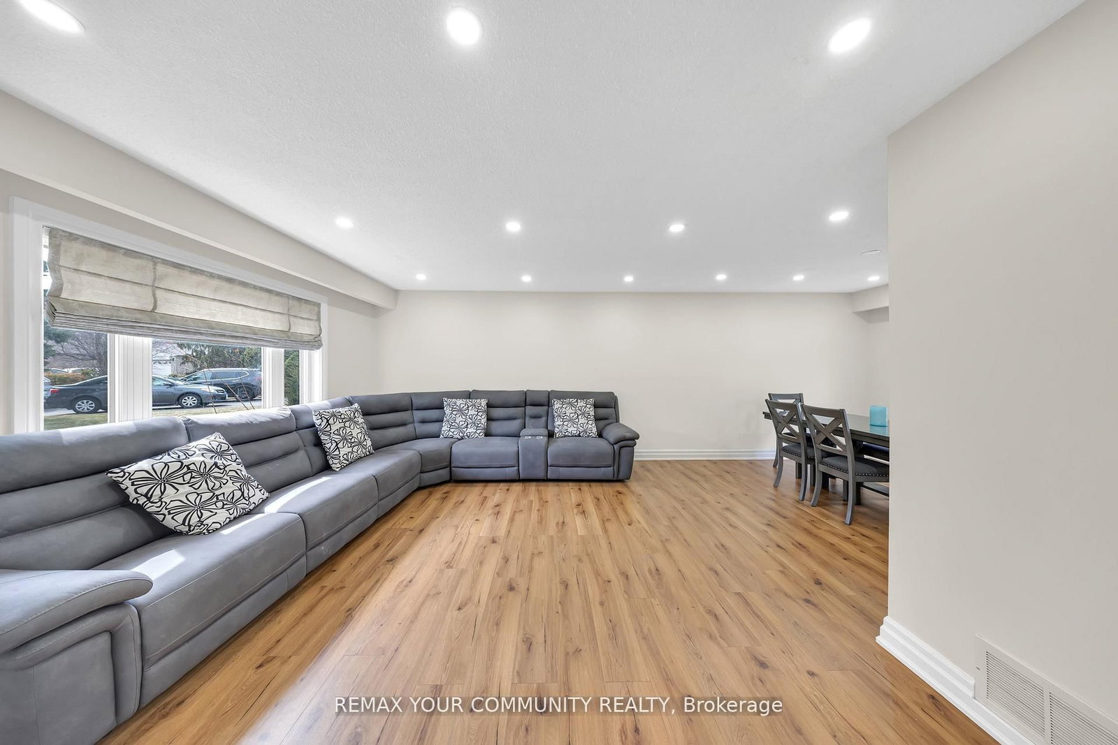 Detached House for sale at 22 MADELAINE Crescent, Brampton, Ontario, L6S 2Y9 - Central Park - MLS: W13000486