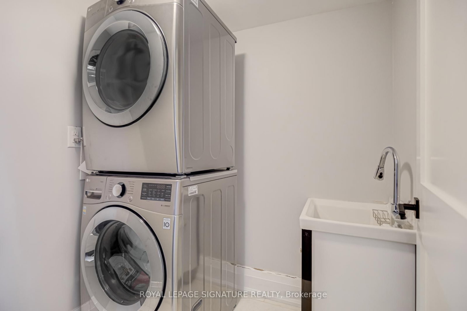 14 Rotherham Avenue, Unit Upper 2 Levels - Photo 11