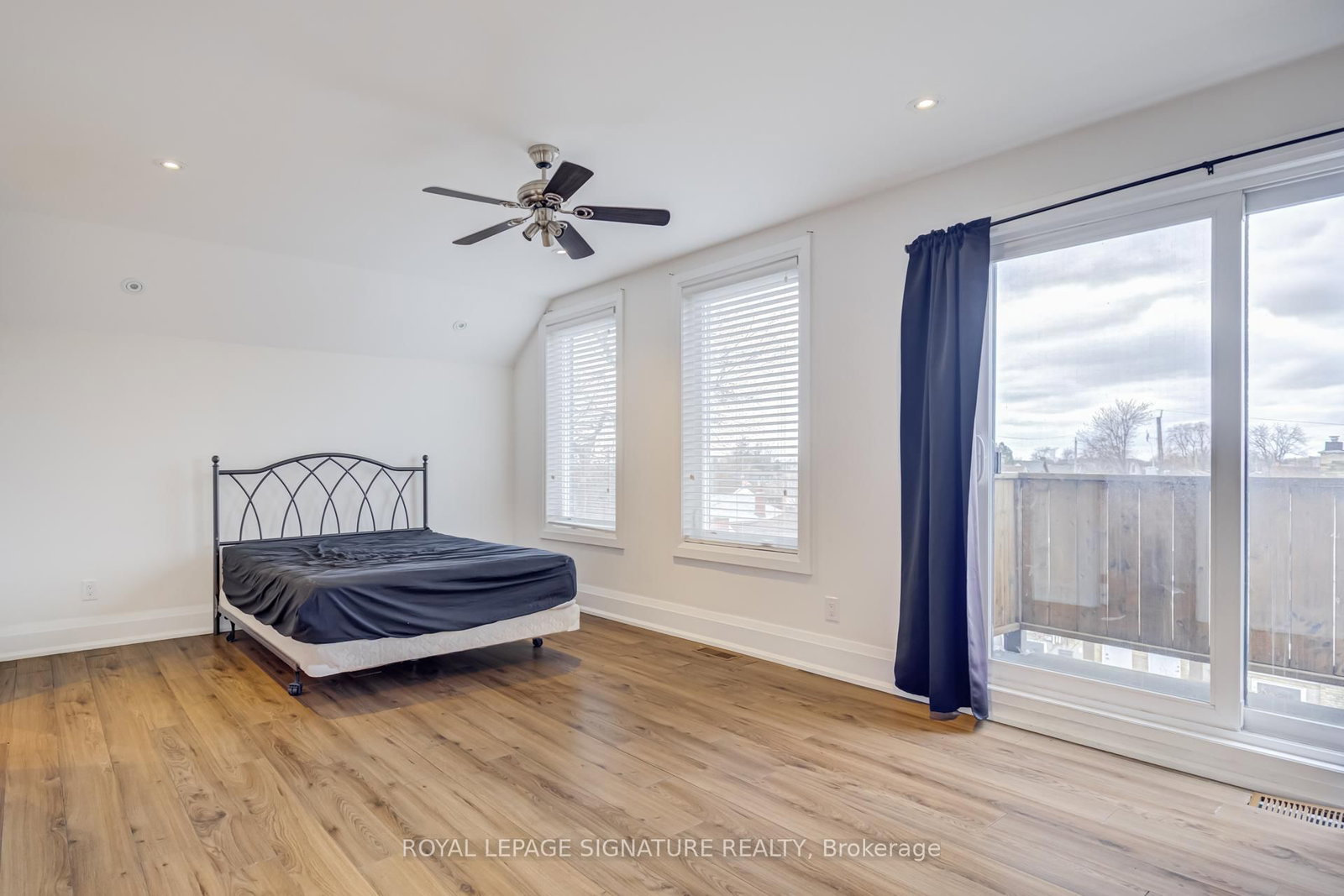 14 Rotherham Avenue, Unit Upper 2 Levels - Photo 13