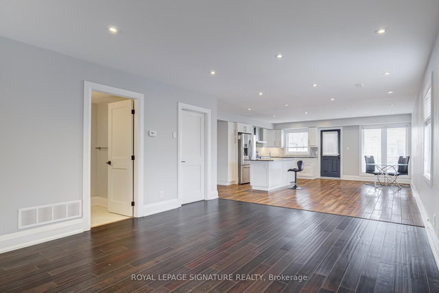 Upper 2 Levels - 14 Rotherham Avenue