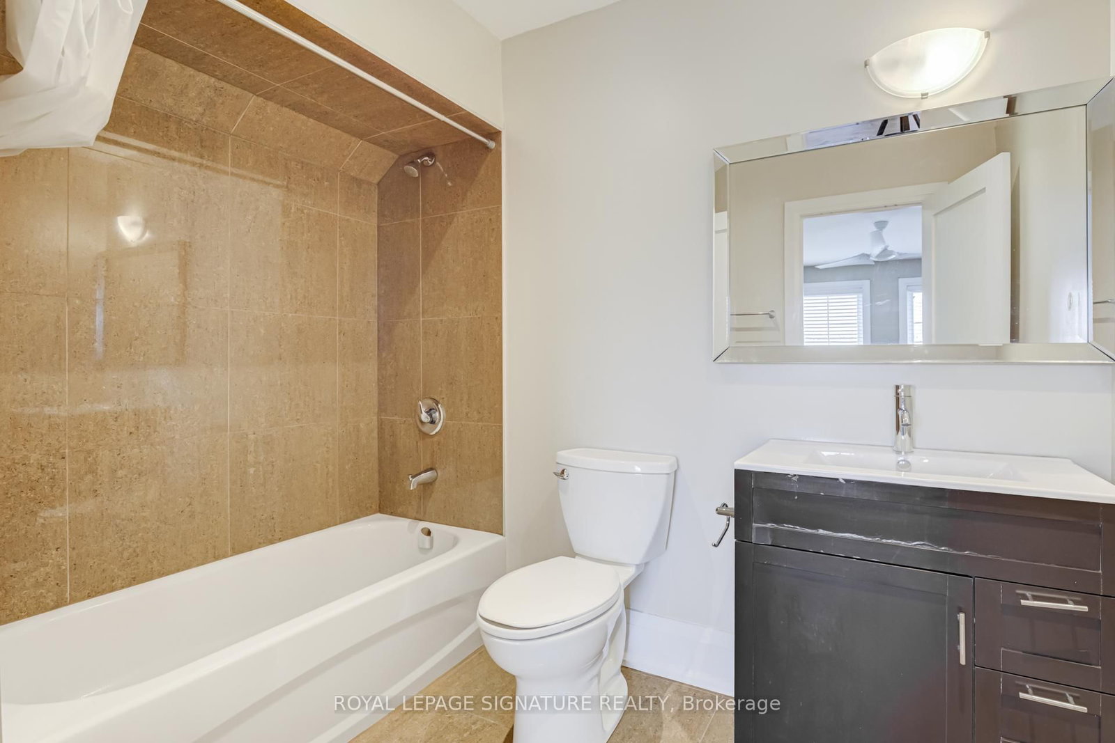 14 Rotherham Avenue, Unit Upper 2 Levels - Photo 23