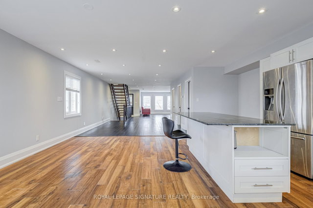 Upper 2 Levels - 14 Rotherham Avenue