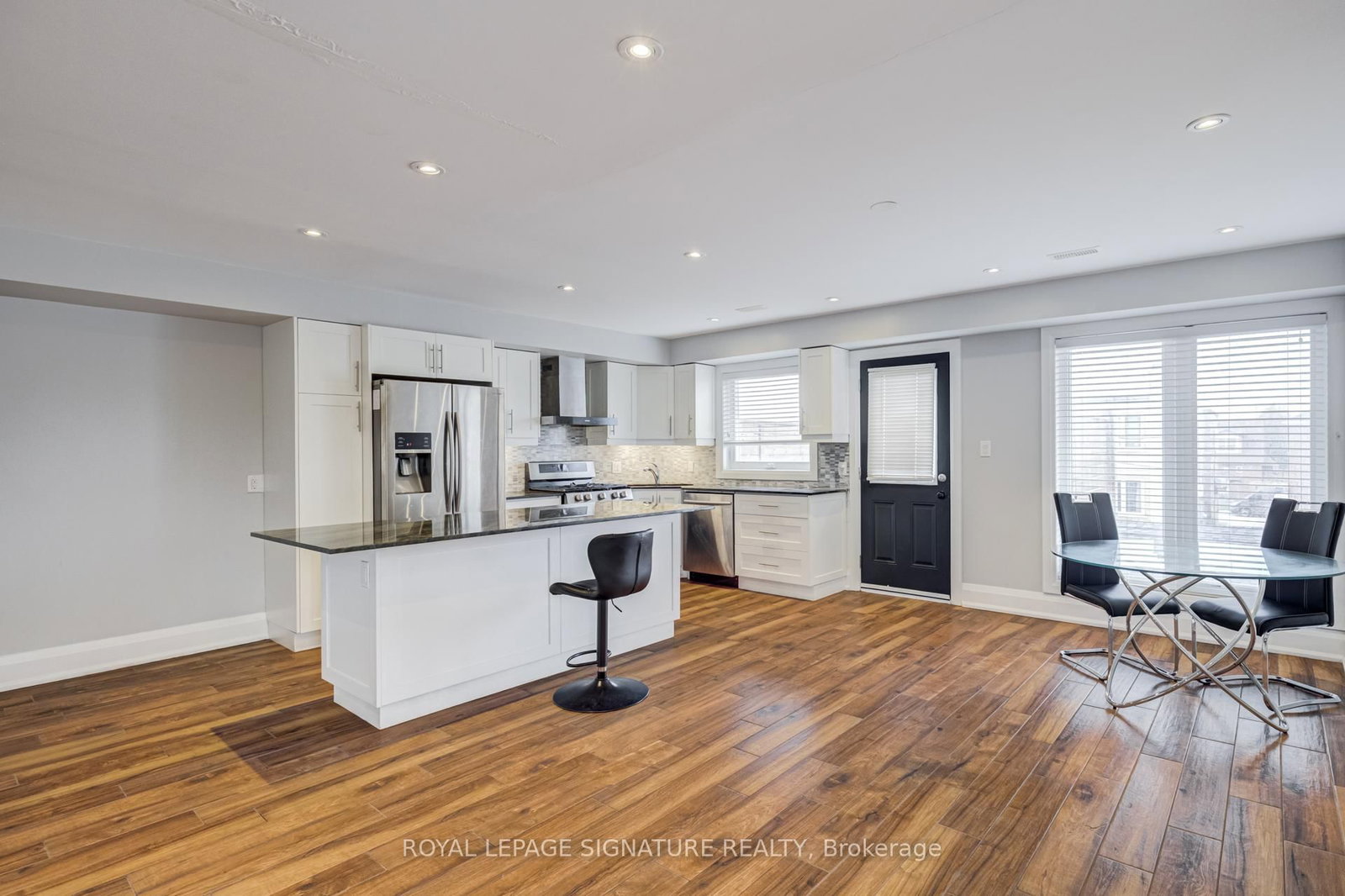 14 Rotherham Avenue, Unit Upper 2 Levels - Photo 5