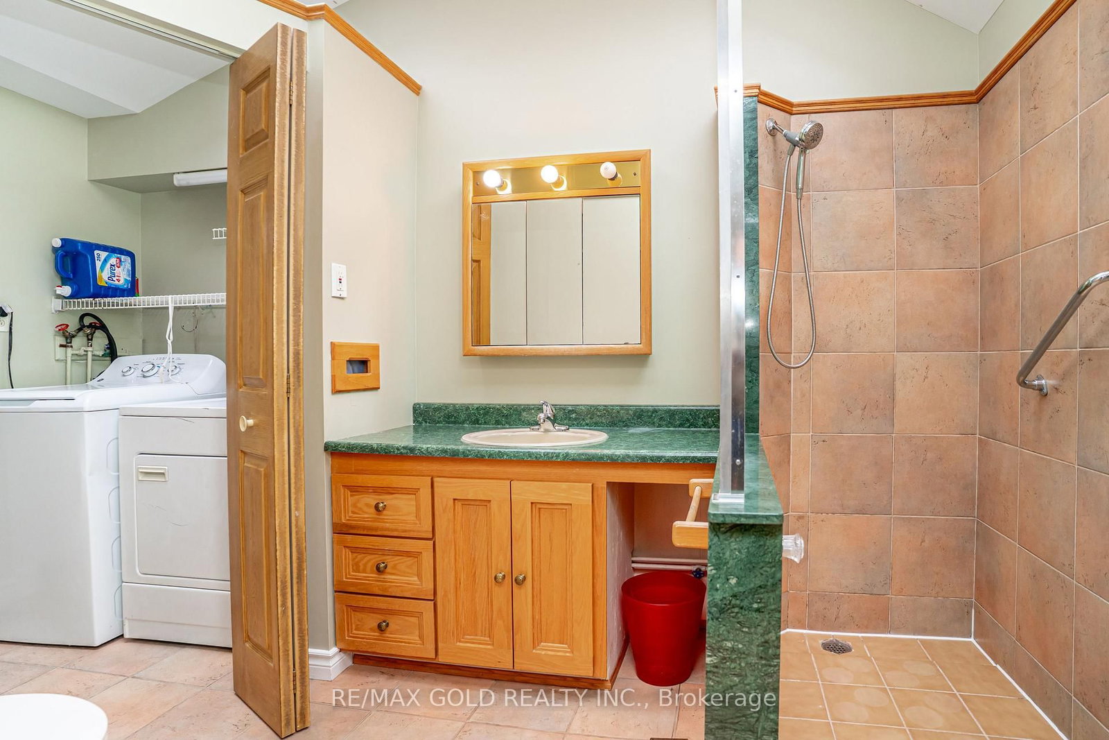 Detached House for sale at 16 Donalda Place, Brampton, Ontario, L6T 1S4 - Southgate - MLS: W13000522