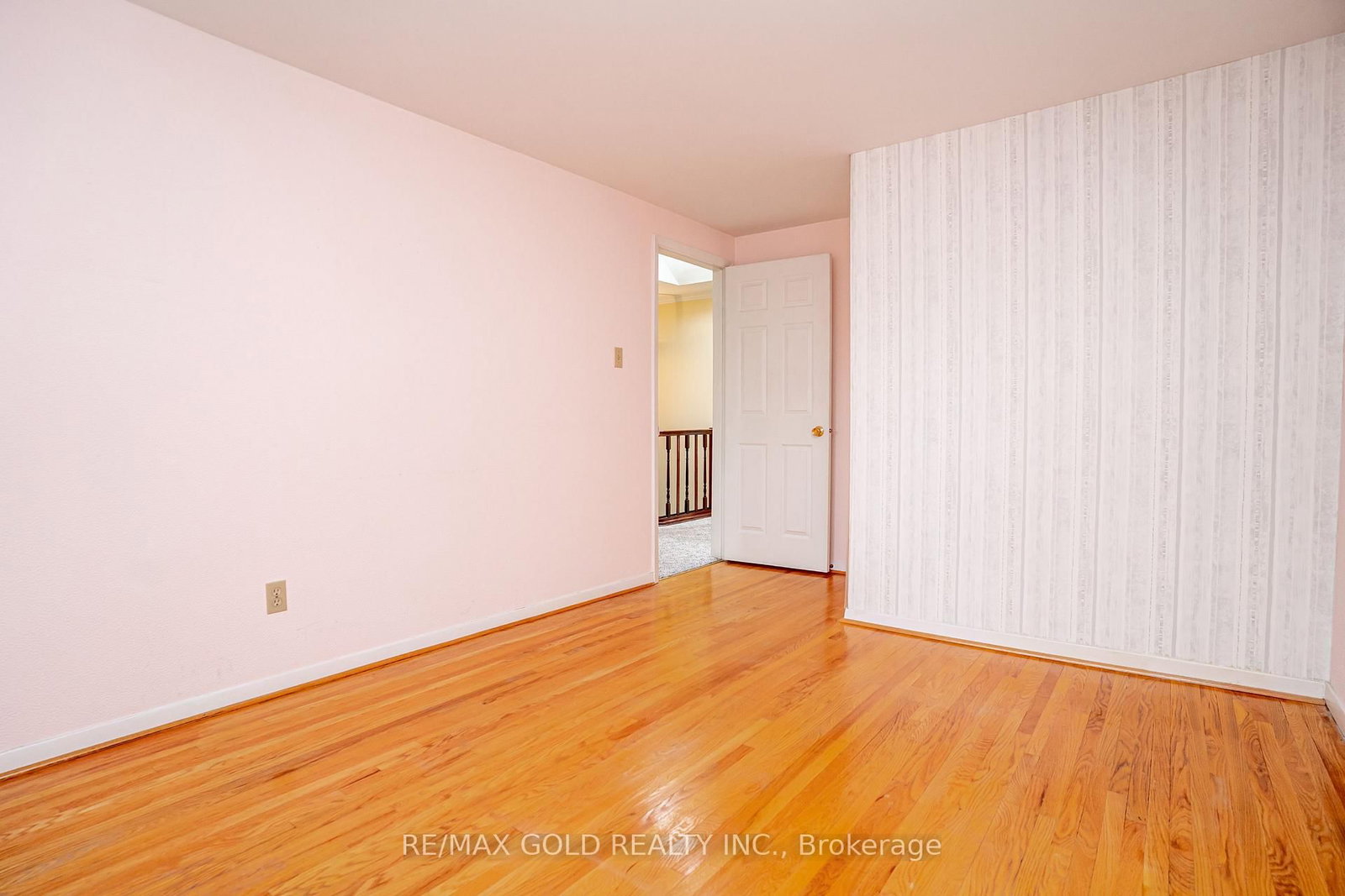 Detached House for sale at 16 Donalda Place, Brampton, Ontario, L6T 1S4 - Southgate - MLS: W13000522