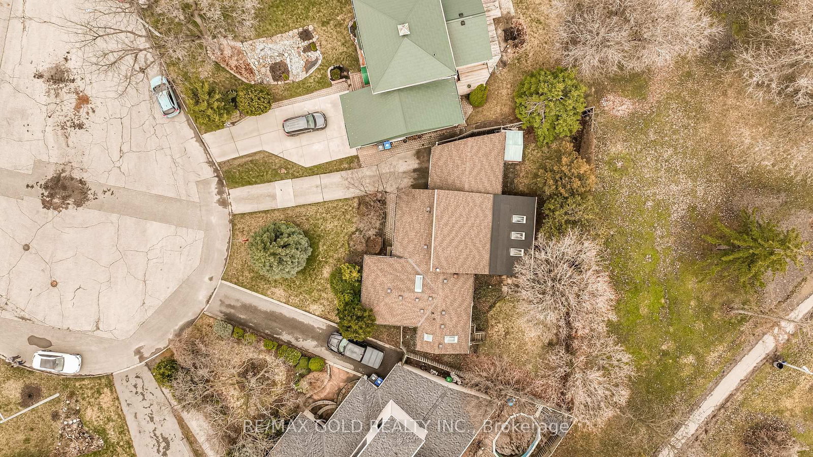 Detached House for sale at 16 Donalda Place, Brampton, Ontario, L6T 1S4 - Southgate - MLS: W13000522