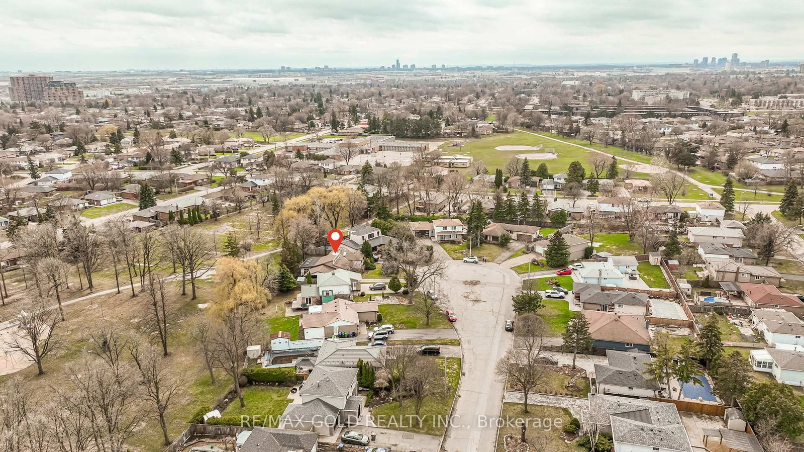 Detached House for sale at 16 Donalda Place, Brampton, Ontario, L6T 1S4 - Southgate - MLS: W13000522