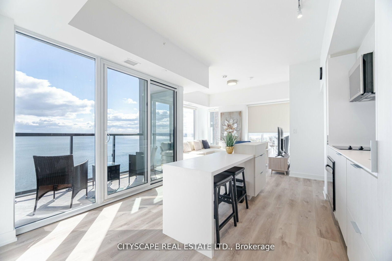 370 Martha Street S, Unit 1907 - Photo 8