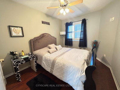 3162 Pearwood Place • Mississauga, ON photo 9