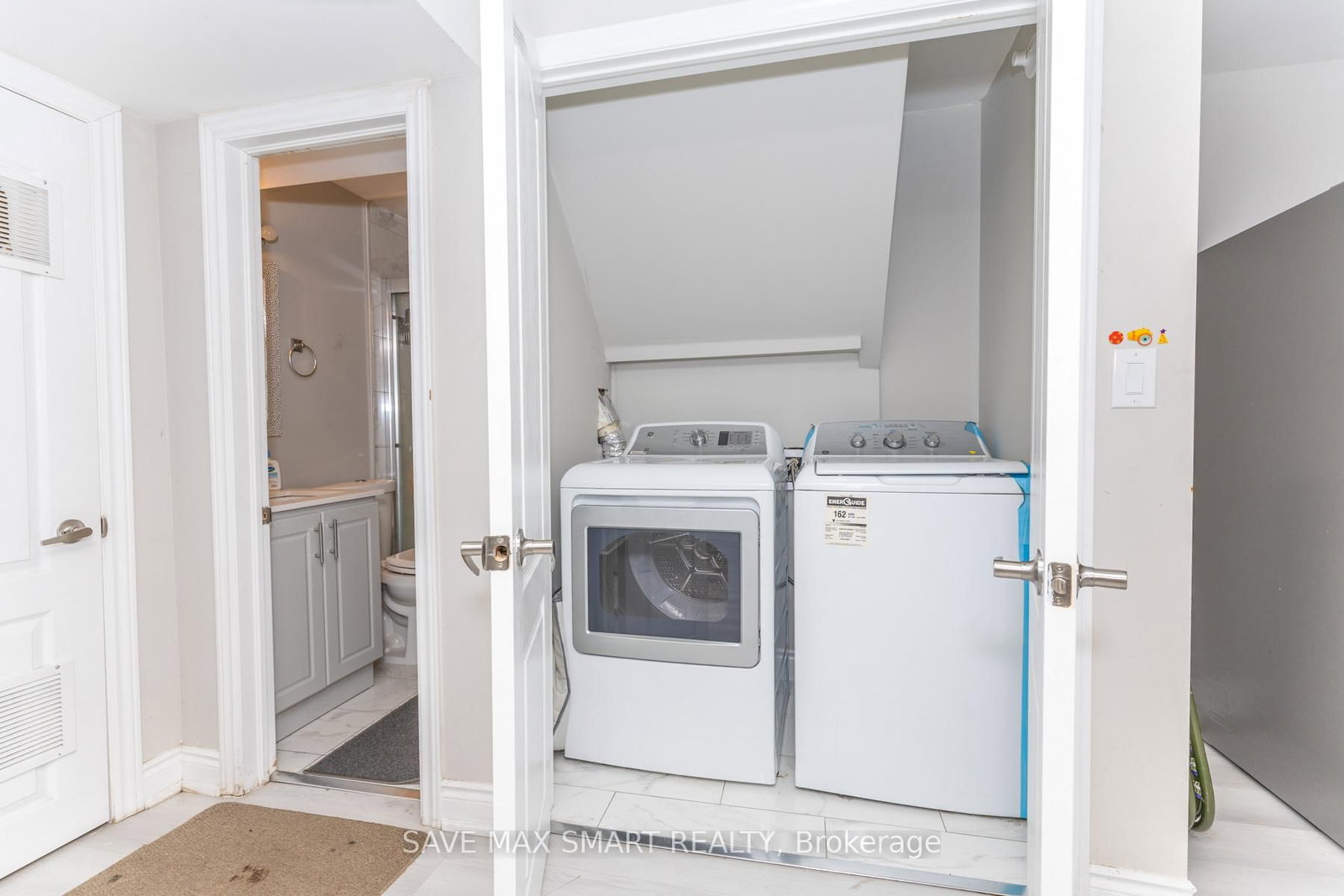 Detached House for sale at 46 Canarvan Court, Brampton, Ontario, L6Y 4N1 - Fletcher's Creek South - MLS: W13000668