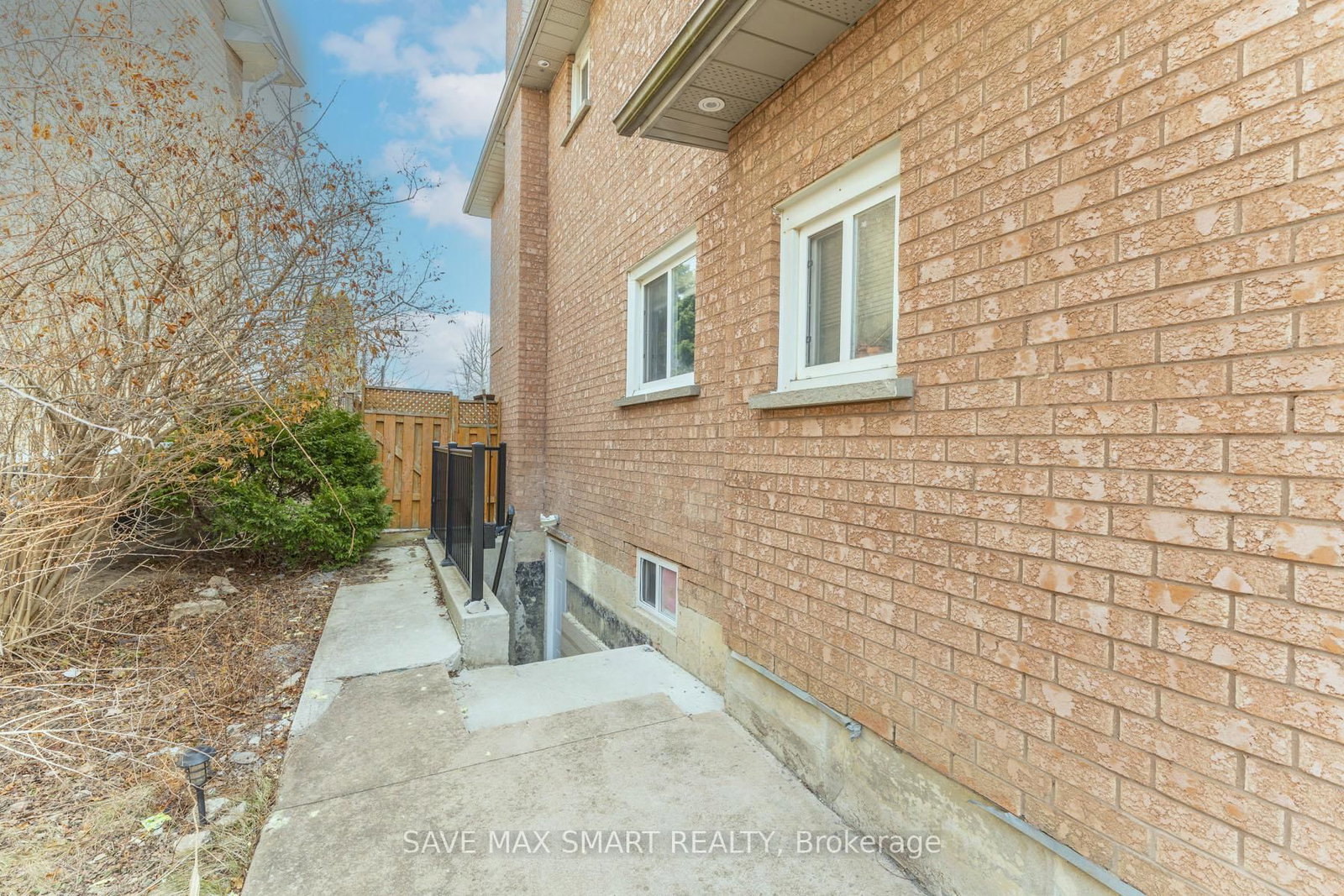 Detached House for sale at 46 Canarvan Court, Brampton, Ontario, L6Y 4N1 - Fletcher's Creek South - MLS: W13000668