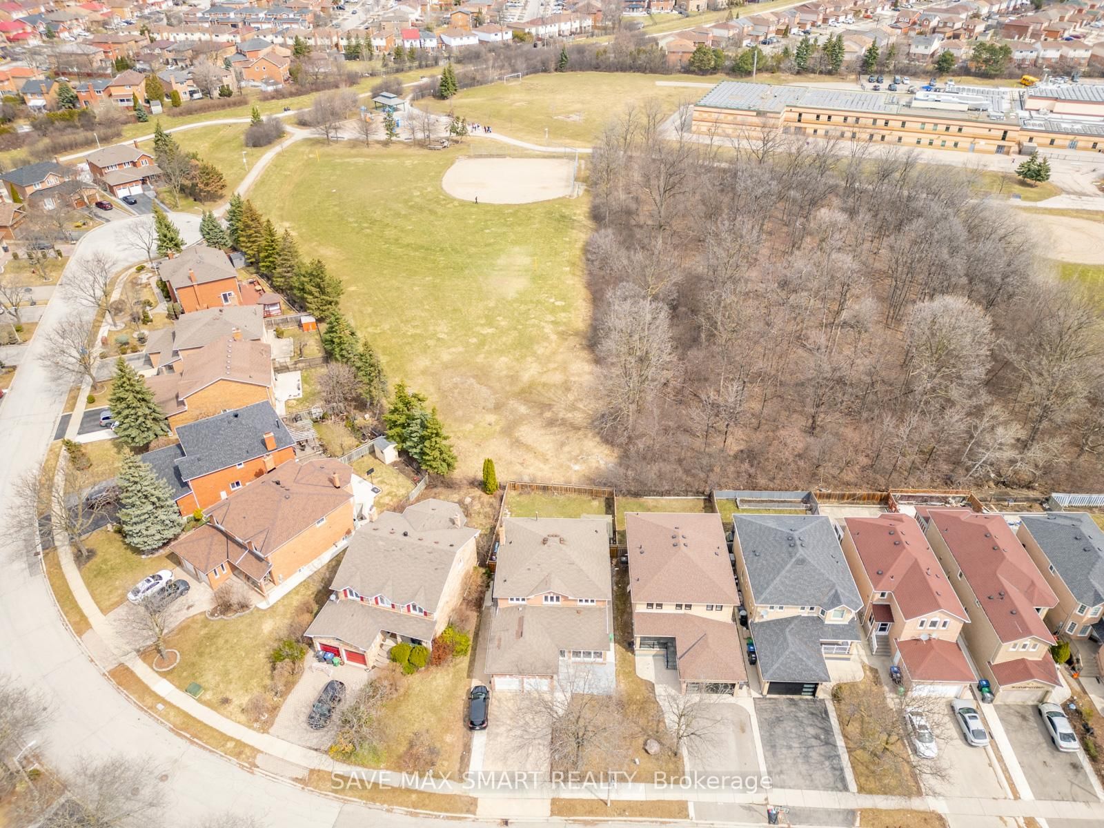 Detached House for sale at 46 Canarvan Court, Brampton, Ontario, L6Y 4N1 - Fletcher's Creek South - MLS: W13000668