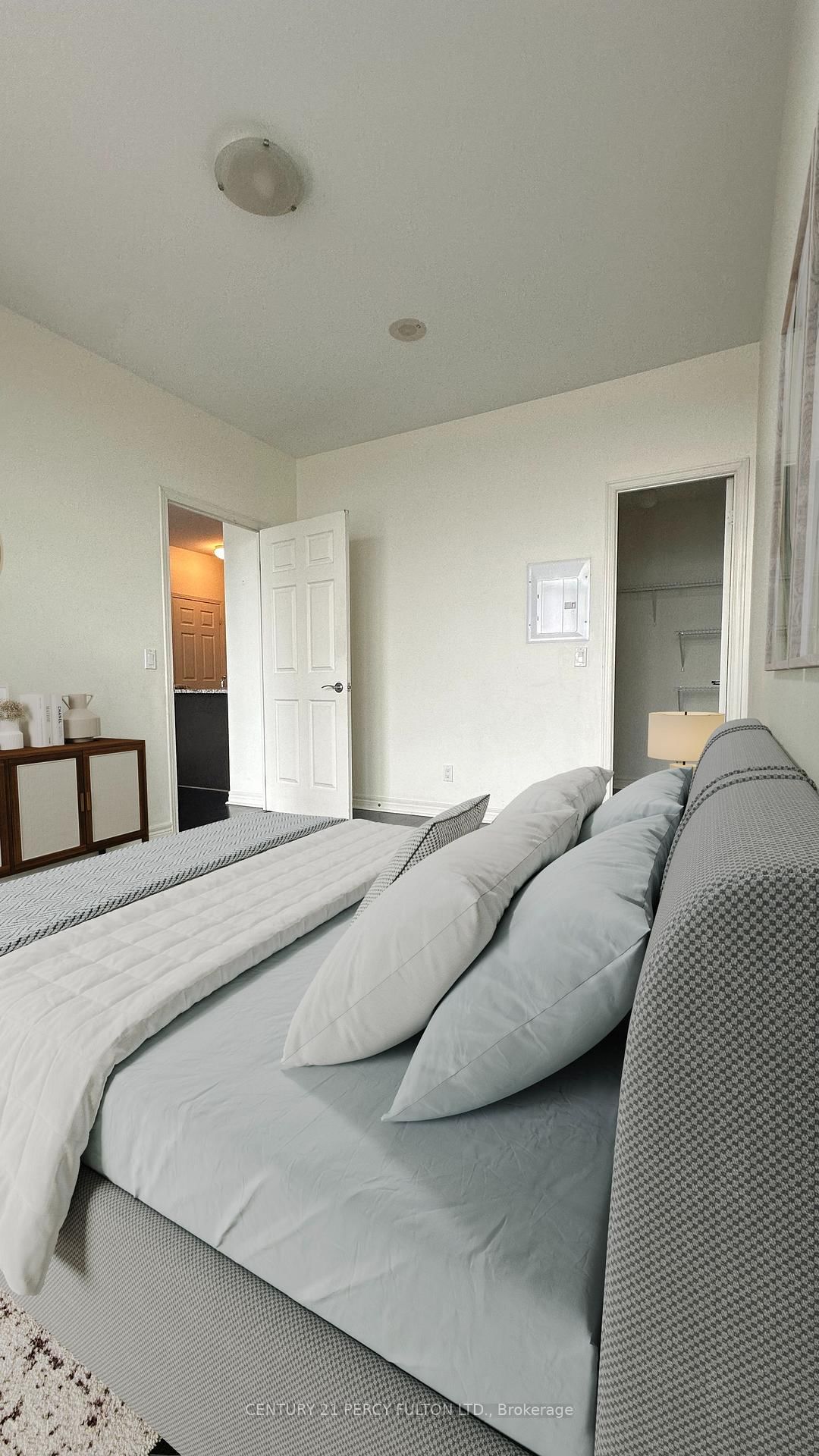 339 Rathburn Road, Unit Ph01 - Photo 15