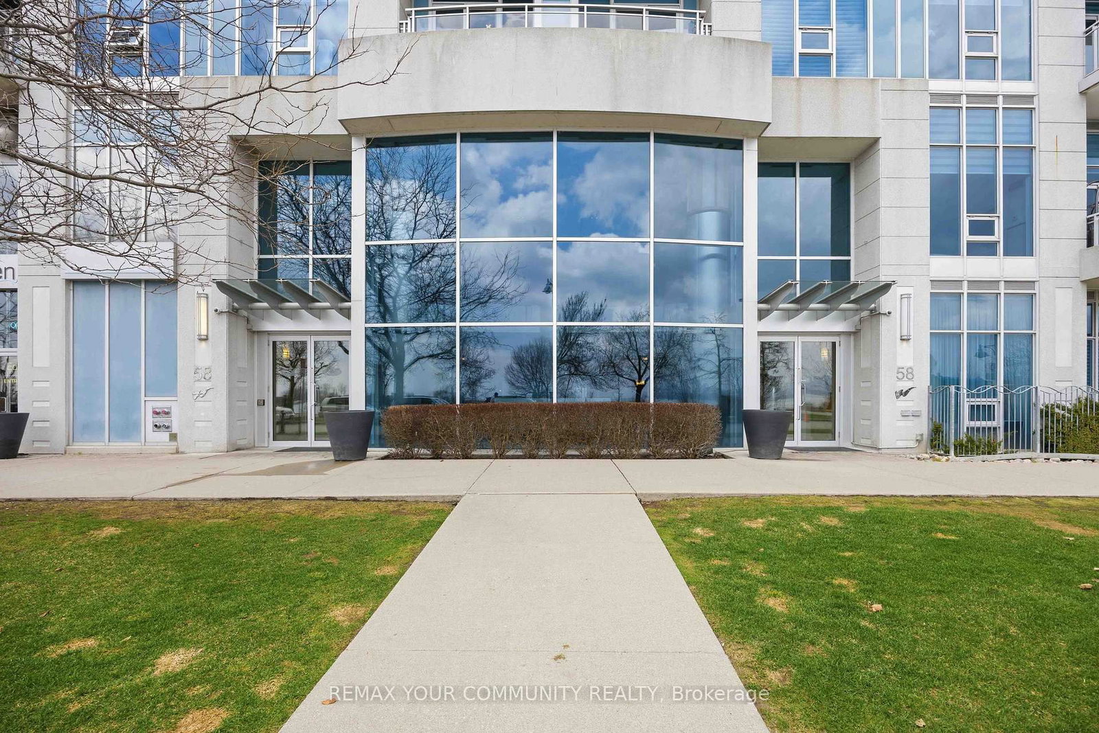 58 Marine Parade Drive, Unit 215 - Photo 4