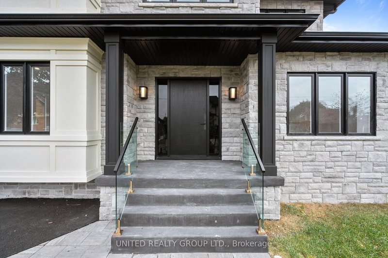 61 Calvington Dr, Toronto, M3M 2L9 | Image 3