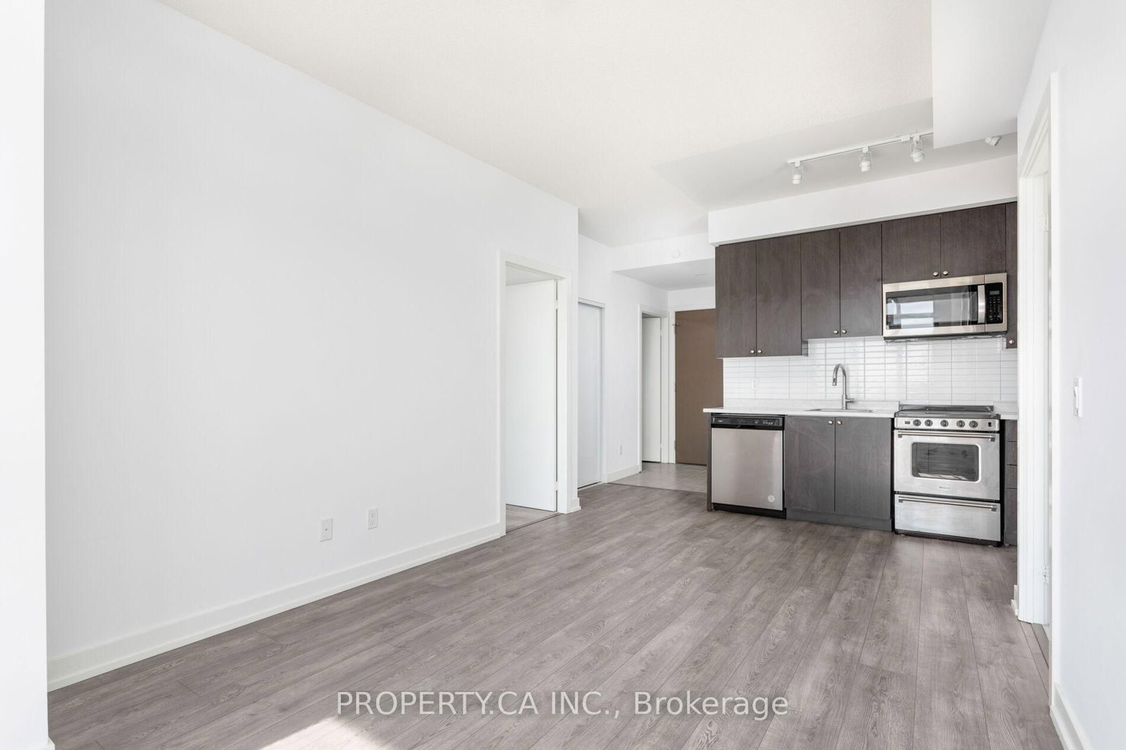 Condo for sale at 1102-10 Wilby Crescent, Toronto, Ontario, M9N 0B6 - Weston - MLS: W13000882