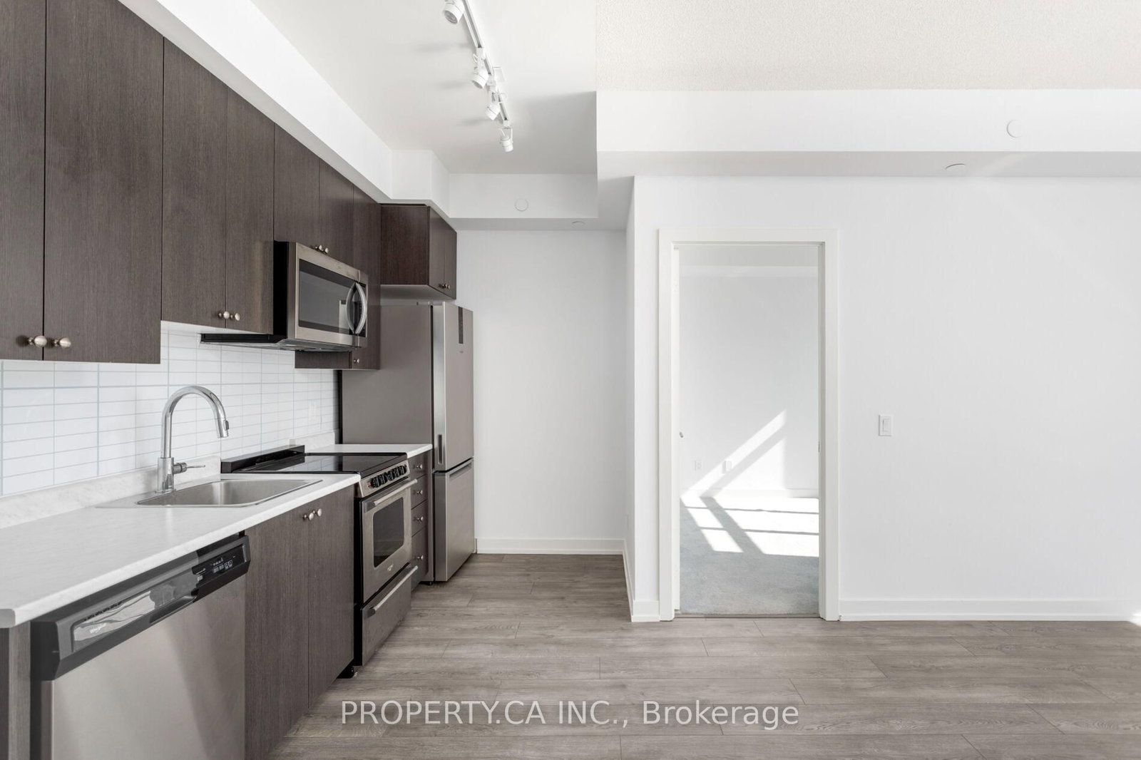 Condo for sale at 1102-10 Wilby Crescent, Toronto, Ontario, M9N 0B6 - Weston - MLS: W13000882