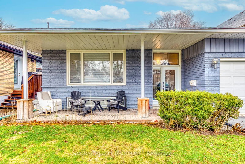 52 Decarie Circ, Toronto, M9B 3J2 | Image 2