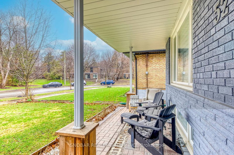 52 Decarie Circ, Toronto, M9B 3J2 | Image 3