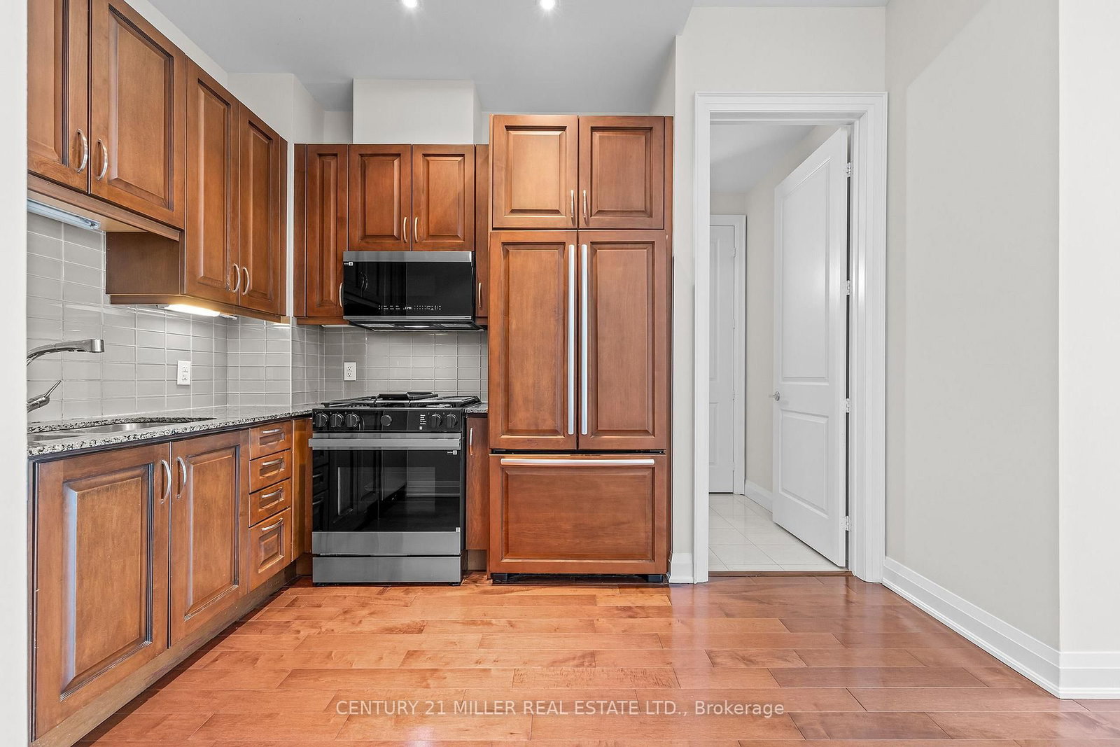 11 Bronte Road, Unit 702 - Photo 14