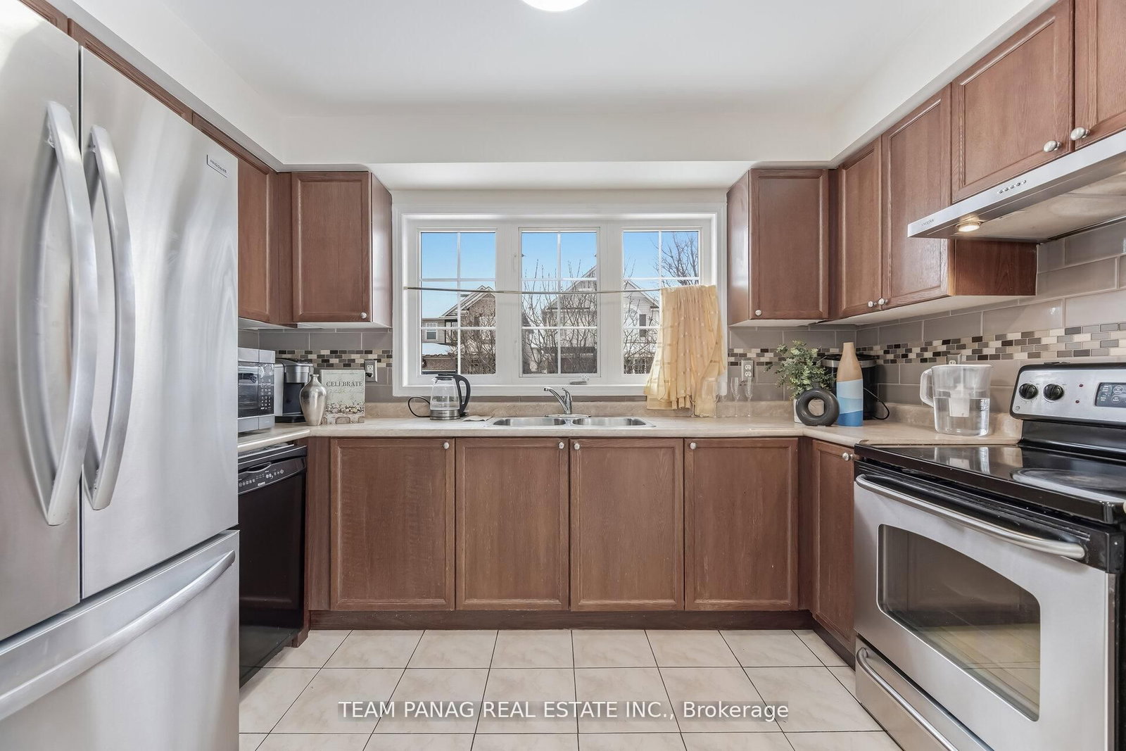 Detached House for sale at 3 Decker Hollow Circle, Brampton, Ontario, L6X 0L1 - Credit Valley - MLS: W13001144