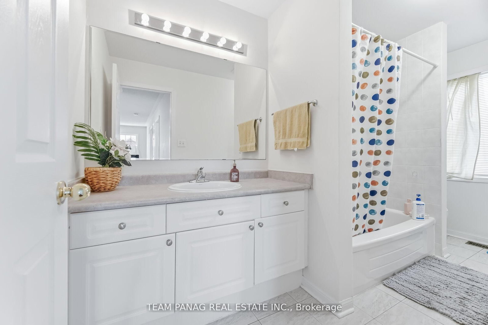 Detached House for sale at 3 Decker Hollow Circle, Brampton, Ontario, L6X 0L1 - Credit Valley - MLS: W13001144