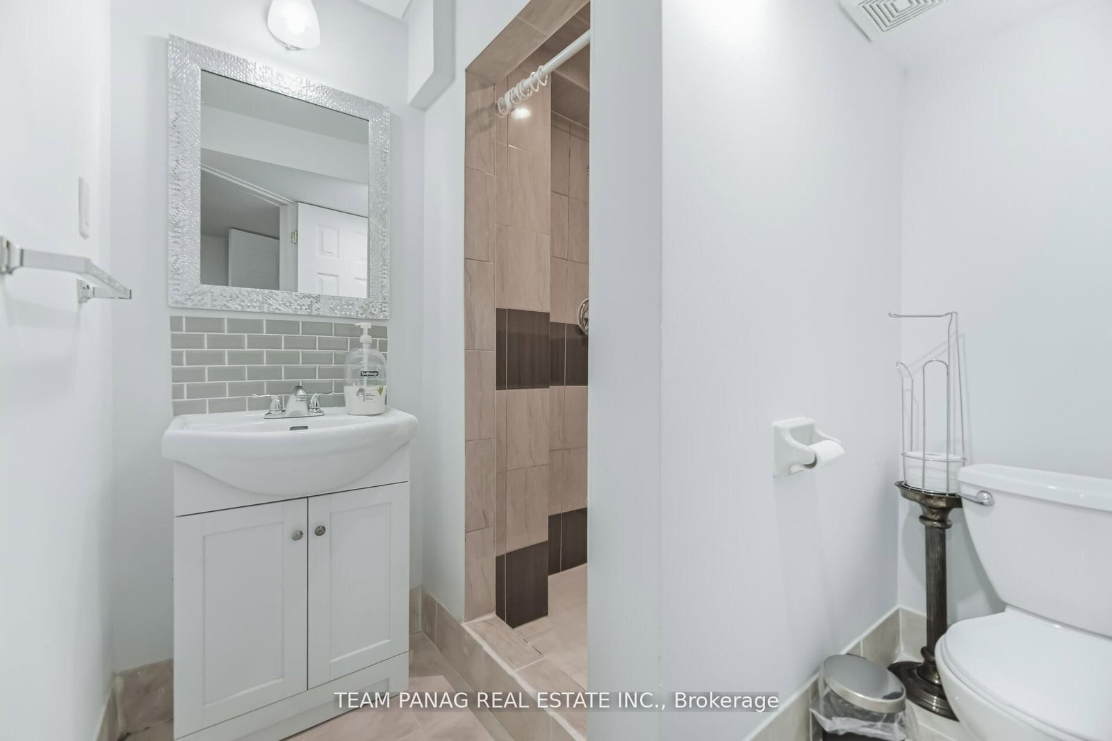 Detached House for sale at 3 Decker Hollow Circle, Brampton, Ontario, L6X 0L1 - Credit Valley - MLS: W13001144