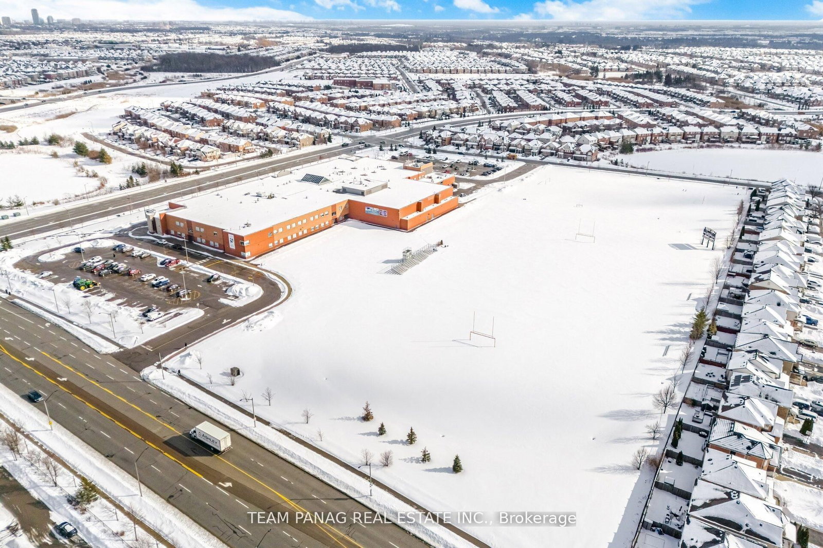 Detached House for sale at 3 Decker Hollow Circle, Brampton, Ontario, L6X 0L1 - Credit Valley - MLS: W13001144