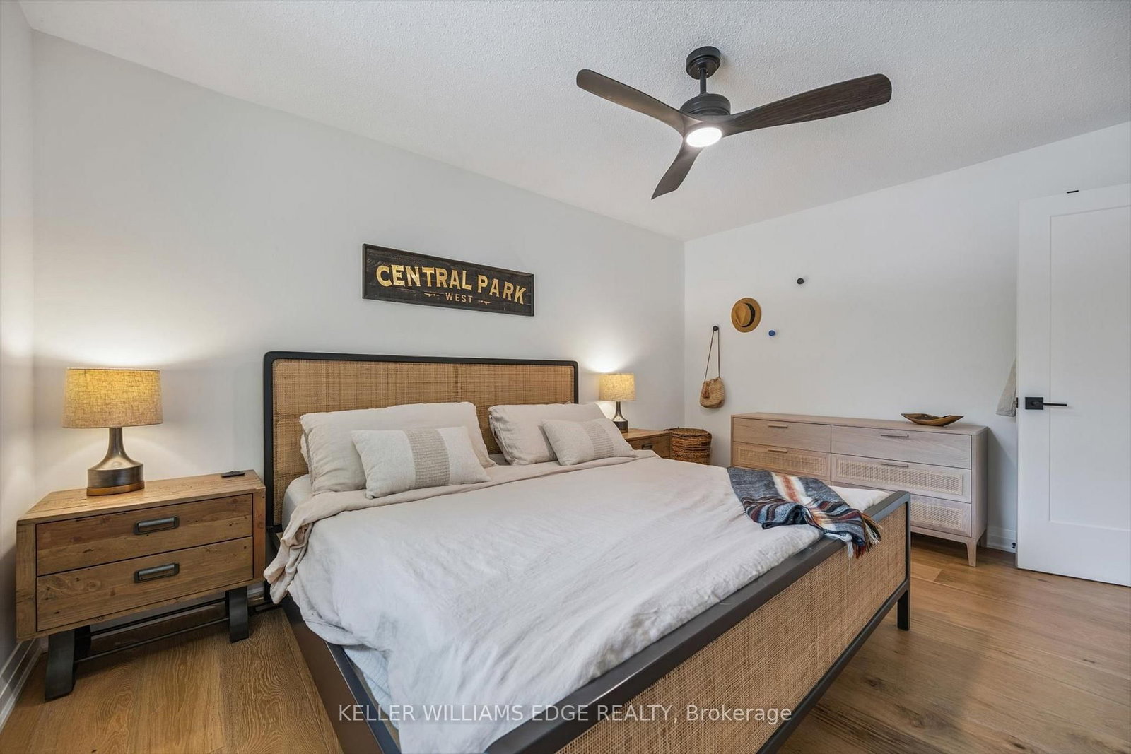 Detached House for sale at 132 Osborne Crescent, Oakville, Ontario, L6H 1G1 - College Park - MLS: W13001180