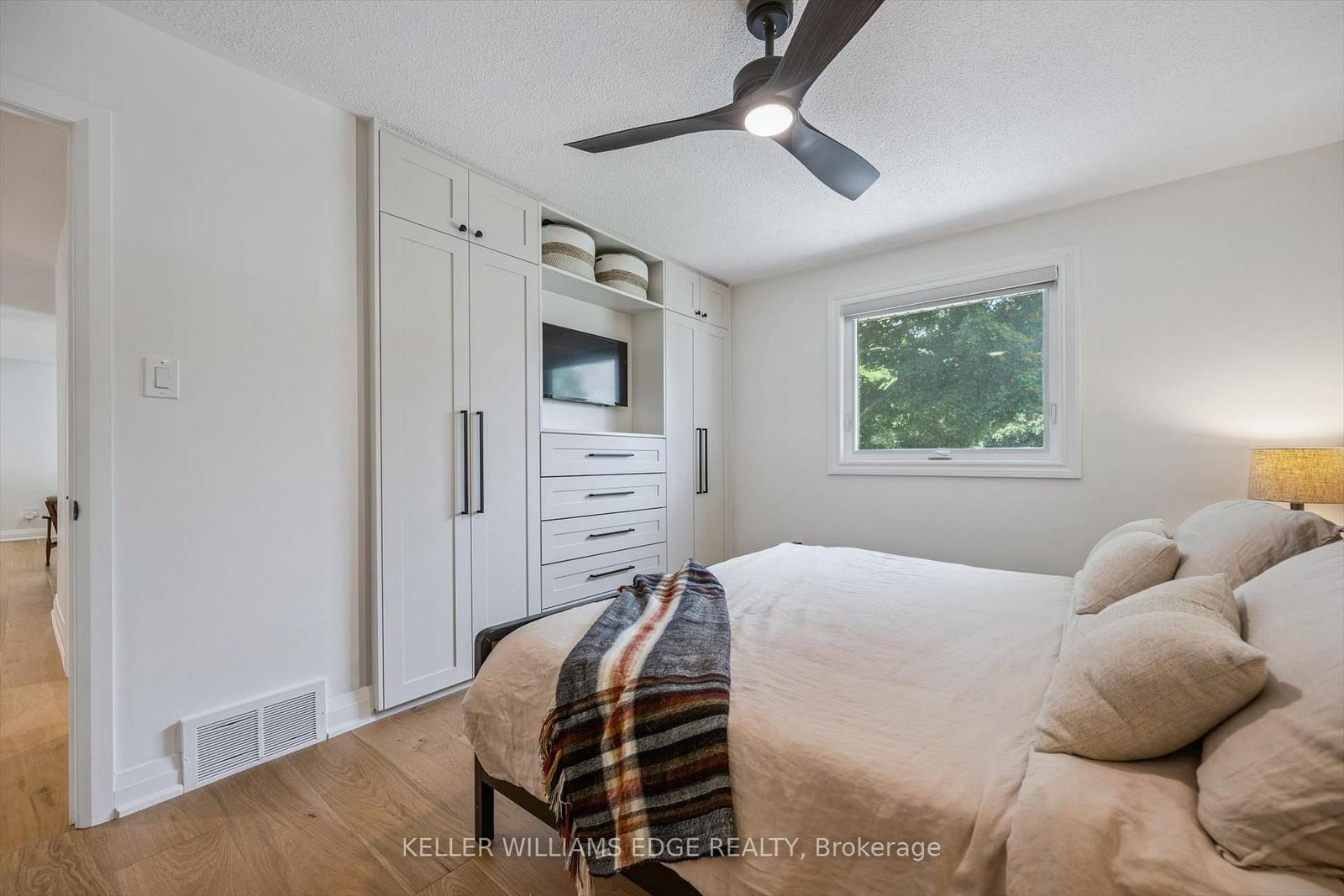 Detached House for sale at 132 Osborne Crescent, Oakville, Ontario, L6H 1G1 - College Park - MLS: W13001180