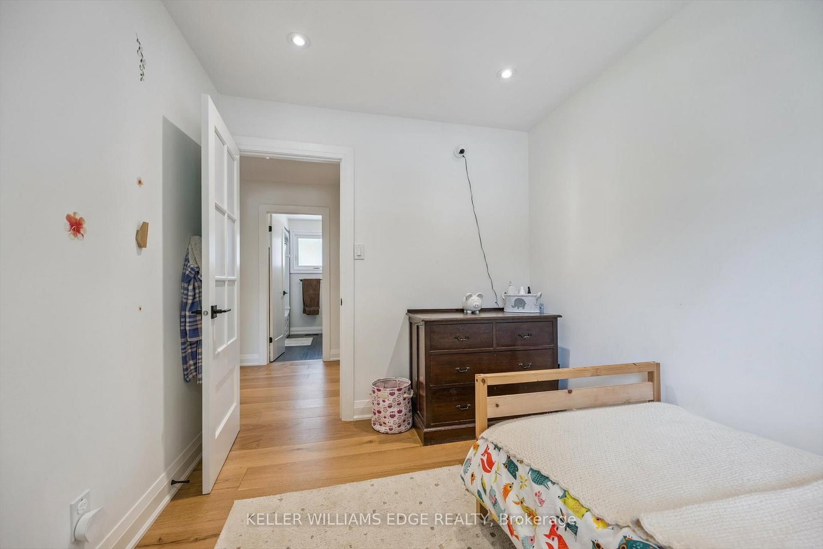 Detached House for sale at 132 Osborne Crescent, Oakville, Ontario, L6H 1G1 - College Park - MLS: W13001180