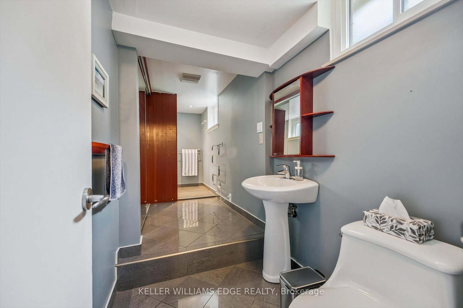 Detached House for sale at 132 Osborne Crescent, Oakville, Ontario, L6H 1G1 - College Park - MLS: W13001180