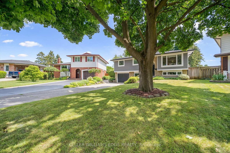 132 Osborne Cres, Oakville, L6H 1G1 | Image 3