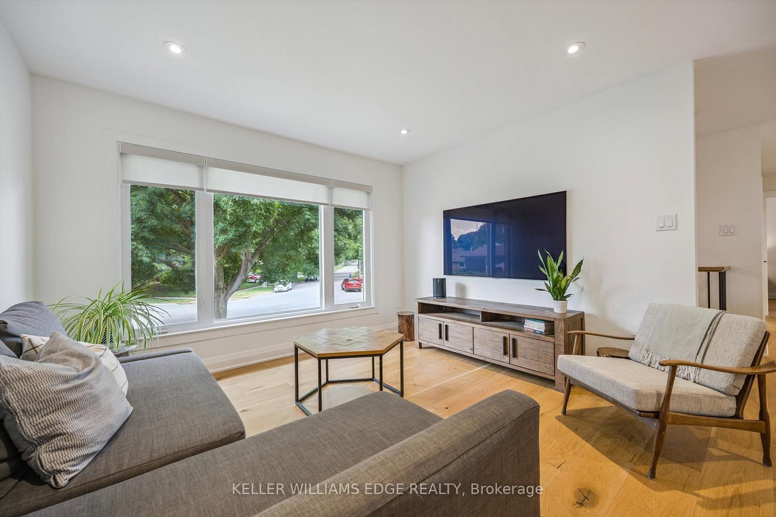 Detached House for sale at 132 Osborne Crescent, Oakville, Ontario, L6H 1G1 - College Park - MLS: W13001180