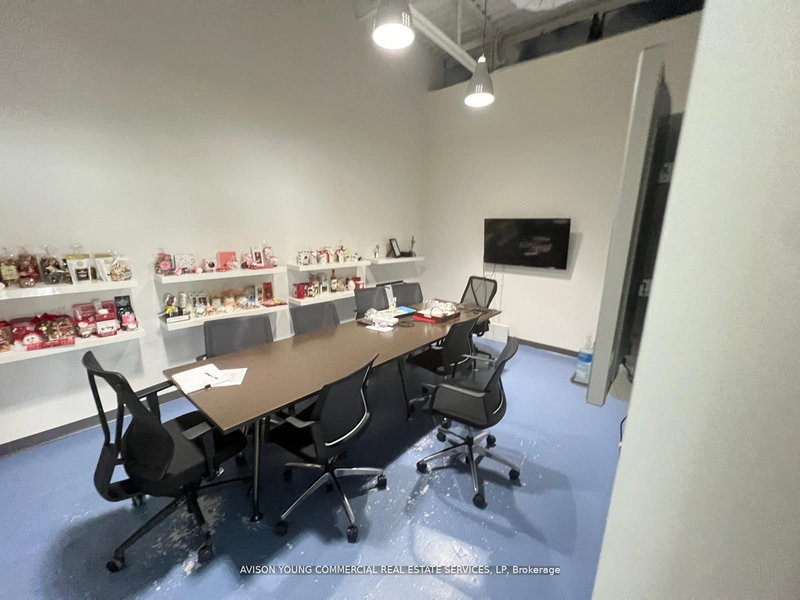 21 Colville Rd, Toronto, M6M 2Y2 | Image 3