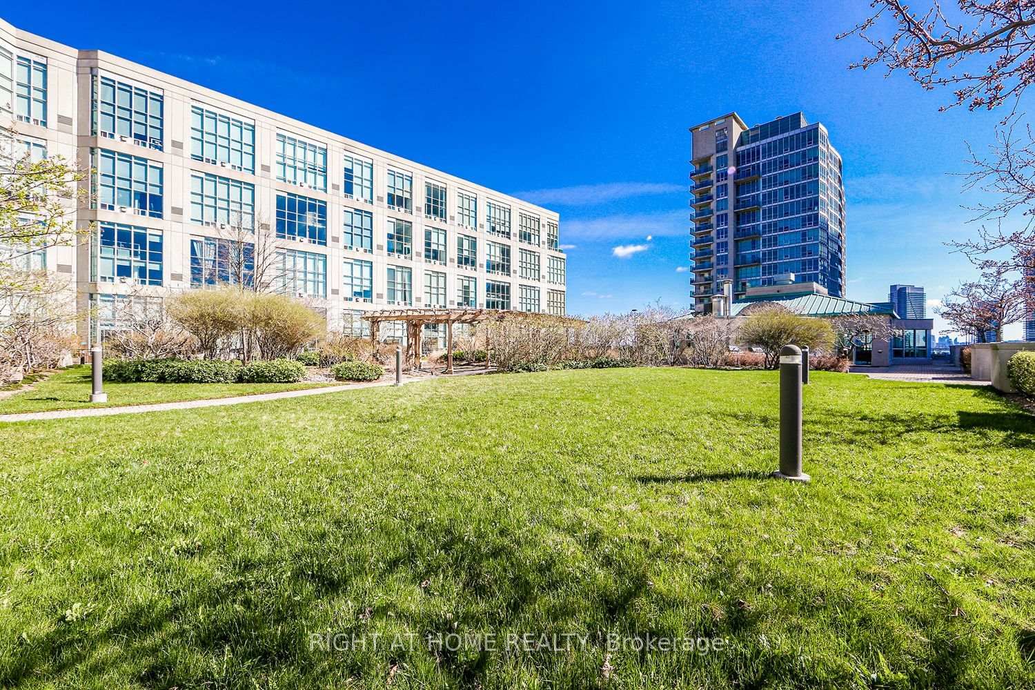 250 Manitoba Street SE, Unit 728 - Photo 24