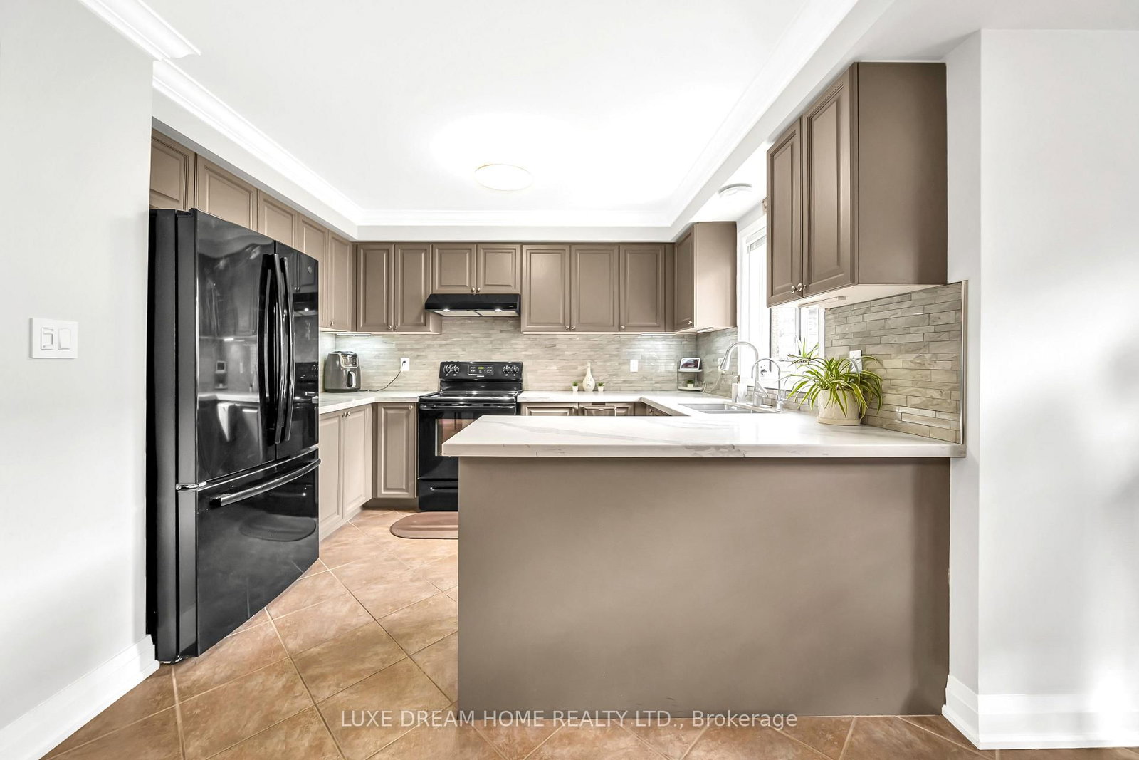 Townhouse for sale at 100 Panton Trail, Milton, Ontario, L9T 6K1 - Dempsey - MLS: W13001354