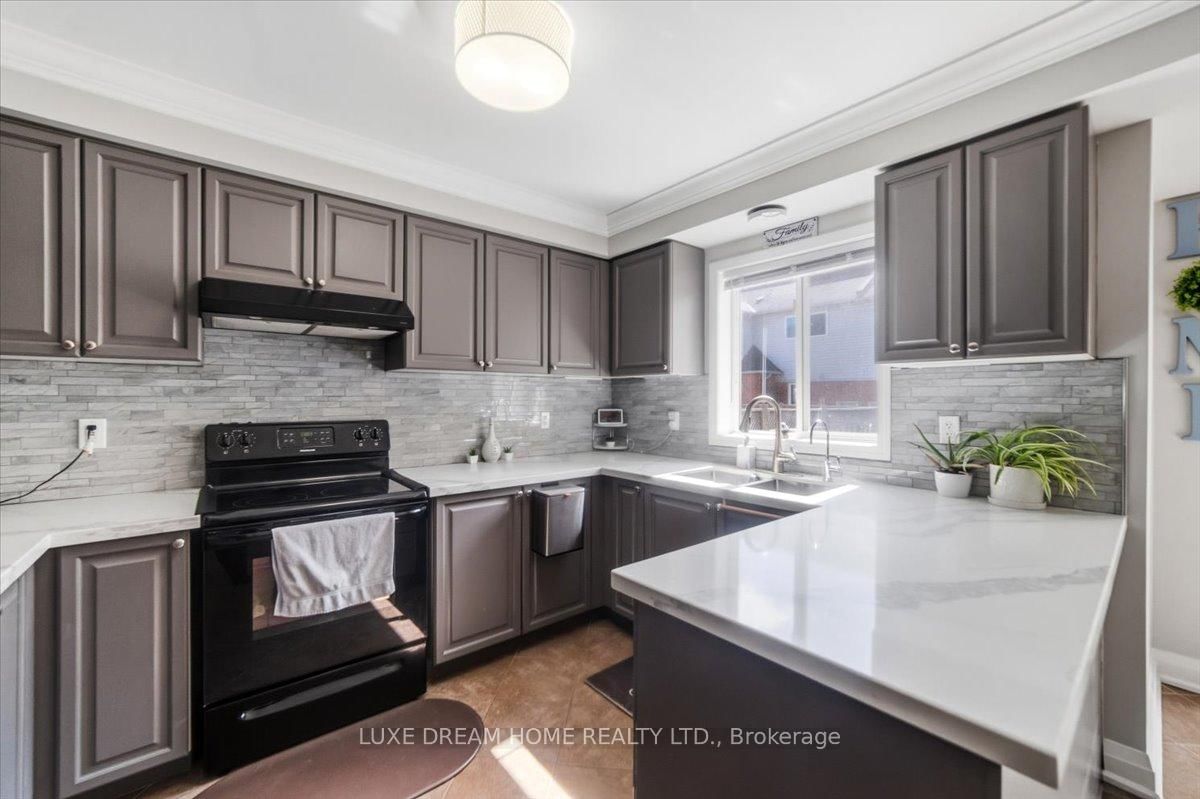 Townhouse for sale at 100 Panton Trail, Milton, Ontario, L9T 6K1 - Dempsey - MLS: W13001354