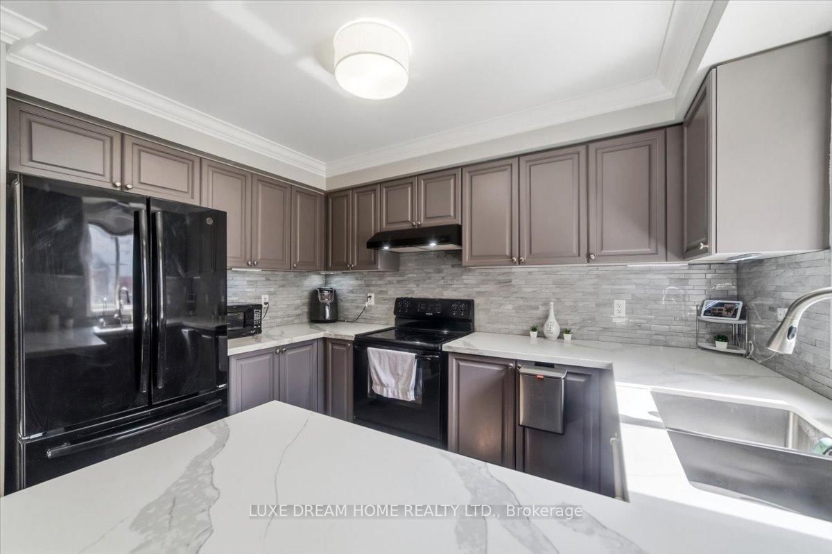 Townhouse for sale at 100 Panton Trail, Milton, Ontario, L9T 6K1 - Dempsey - MLS: W13001354