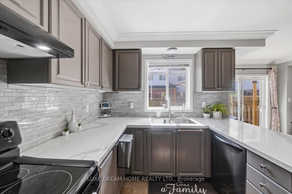 Townhouse for sale at 100 Panton Trail, Milton, Ontario, L9T 6K1 - Dempsey - MLS: W13001354